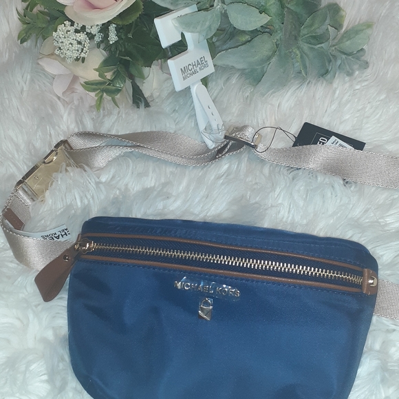 Michael Kors Nylon Belt - Picture 4 of 9